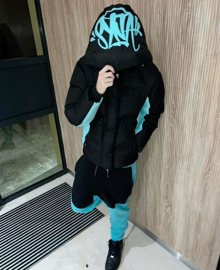 Syna World: The Urban Fashion Movement Reinventing Streetwear with the Syna World Tracksuit
